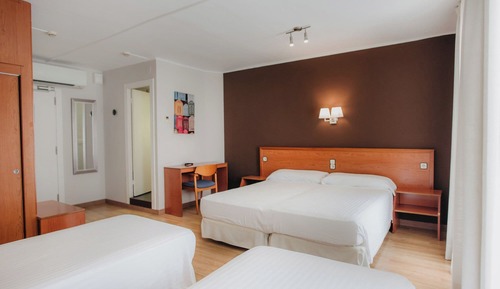 Habitación familiar, balcón