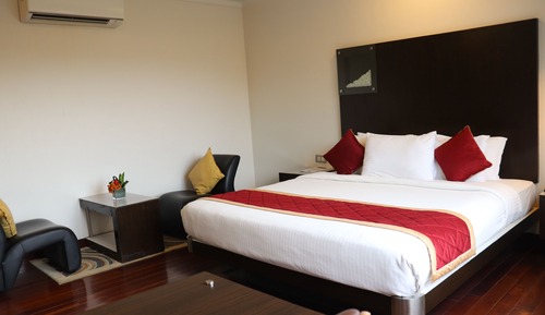 Club Suite Room