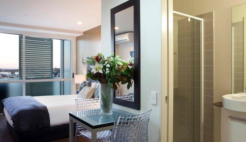 Habitación Deluxe (Queen Studio)