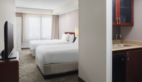 Suite, 2 camas dobles (Mobility/Hearing Access, Roll-In Shwr)