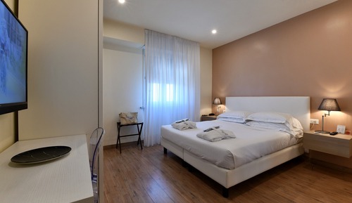 Junior Suite with Lateral Sea View