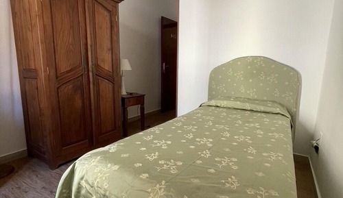 Habitación con 2 camas individuales