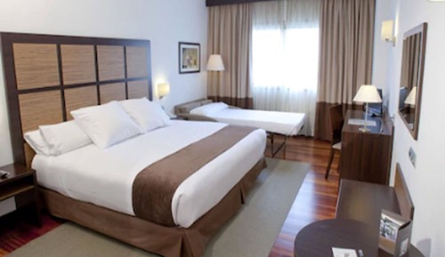 Estudio Estándar con Supletoria Niño (2 adultos + 1 niño)