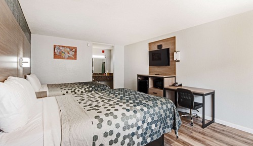 Habitación estándar, 2 camas de matrimonio (Non Smoking)