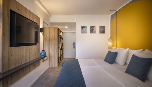 Room for 1+1