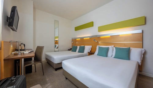 Habitación cuádruple (2 double french beds)