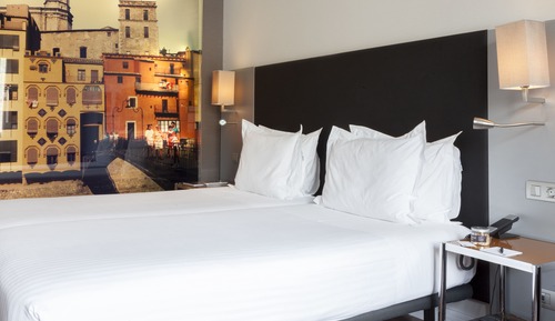 Habitación estándar con 1 cama doble o 2 individuales