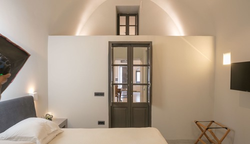 Villa (La Traviata) Indoor & Outdoor Jetted Tub Caldera View