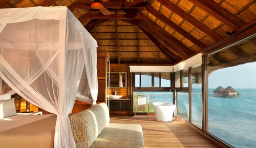 Habitación romántica, frente al mar (Pavilion Romance The Level)