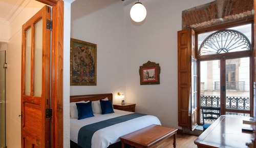 Habitación superior, 1 cama de matrimonio grande, vistas a la ciudad