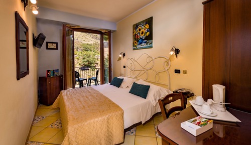 Small Double or Twin Room, Balcony, Partial Sea View