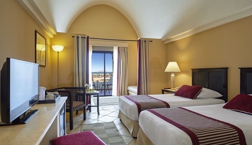 Habitación superior, vistas al jardín (Family, Queen or Twin Beds)