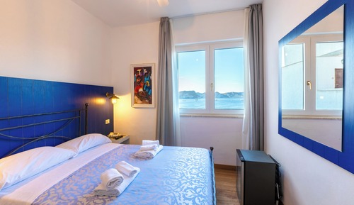 Habitación económica doble, vistas al mar