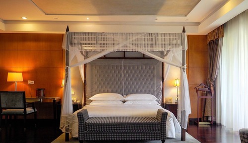 Suite presidencial, varias camas, balcón, vistas al mar