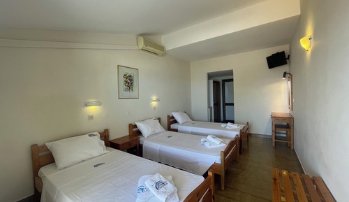 Habitación triple, balcón, vistas al mar