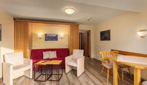 Apartamento familiar, 1 cama doble con sofá cama, cocina básica, vistas a la montaña