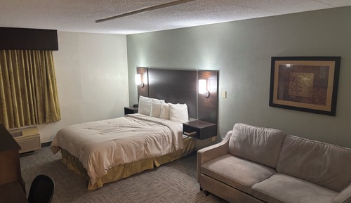 Habitación estándar, 1 cama de matrimonio con sofá cama, vistas a la piscina