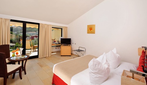 Habitación triple, vistas al mar