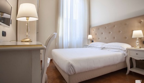 Habitación básica doble, 1 cama individual grande