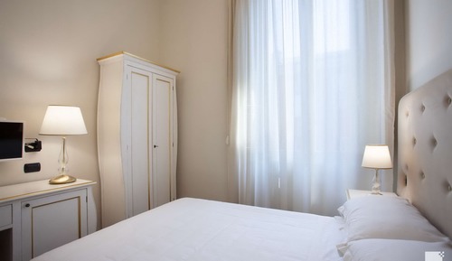 Habitación estándar con 1 cama doble o 2 individuales