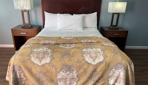 Suite, 3 Queen Beds, Non-Smoking