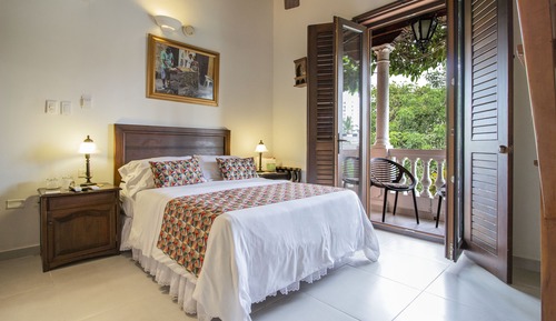 Habitación triple, balcón