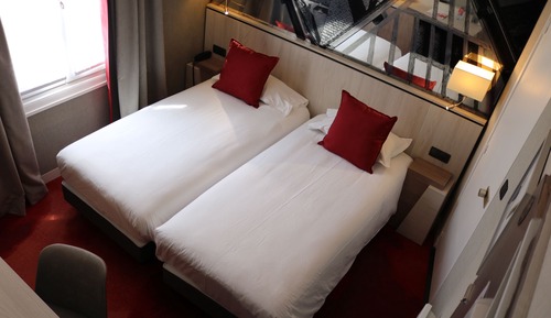 Habitación con 1 cama doble o 2 individuales, vistas a la ciudad