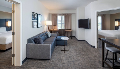 Suite, 2 habitaciones, no fumadores (Mobility/Hearing Access, Roll-In Shwr)