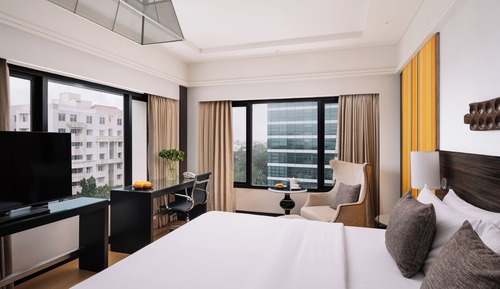Habitación Club, en esquina