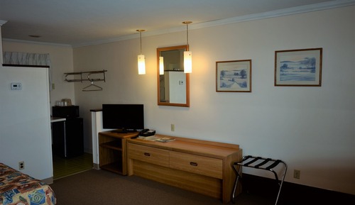Habitación estándar, 2 camas dobles (Non smoking, no pets)