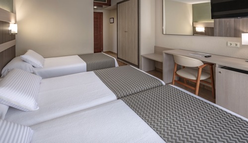 Habitación triple estándar, balcón (3 adults)