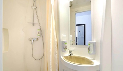 Habitación con 2 camas individuales