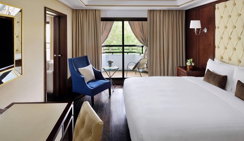 Suite ejecutiva, 1 cama de matrimonio grande con sofá cama, balcón
