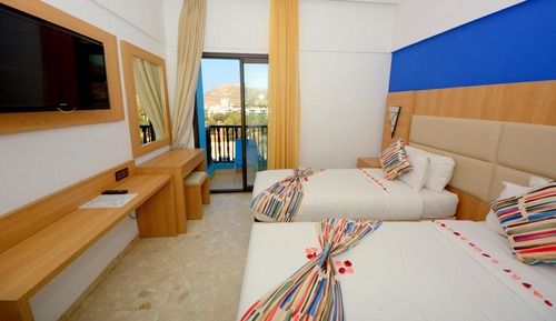 Habitación con 2 camas individuales