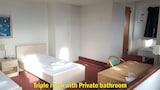 Habitación triple, baño privado
