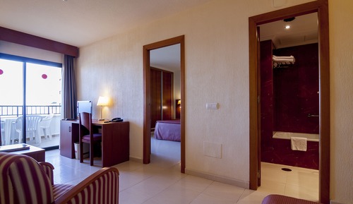 Suite junior, terraza, vistas al mar