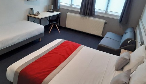 Quintuple Room