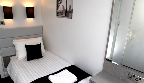 Habitación individual (4th Floor, Stair Access Only)