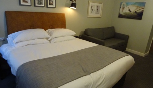 Habitación estándar doble, 1 cama doble con sofá cama
