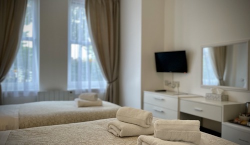 Habitación triple, baño privado