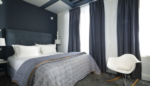 Habitación superior con 1 cama doble o 2 individuales