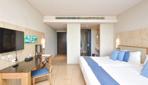 Premium Deluxe with Plunge Bath