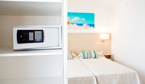Apartamento superior (2 Adults and 1 Child)