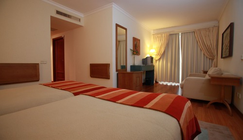 Habitación familiar con 2 camas individuales