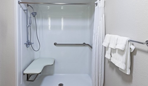 Habitación, 1 cama de matrimonio grande, accesible en silla de ruedas (Roll-In Shower)