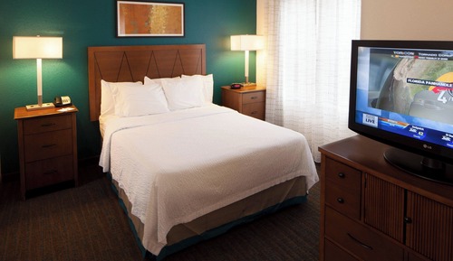 Estudio, 1 cama de matrimonio grande con sofá cama