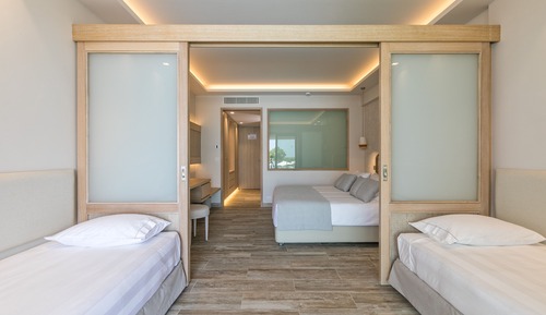 Habitación familiar, vistas al mar (sliding doors)