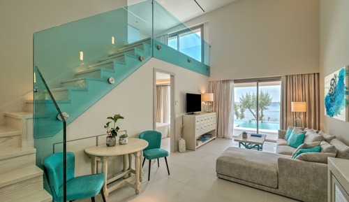 Villa, frente a la playa (Amada)