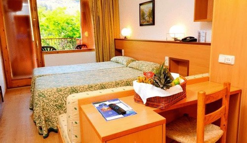 Habitación estándar doble (2 Adults + 1 Child)