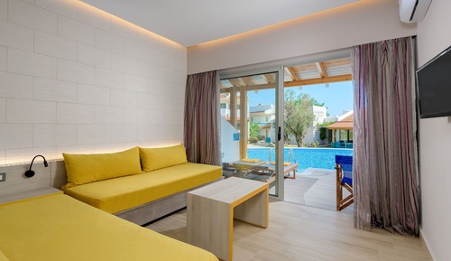 Suite Deluxe (with Sharing Pool)
